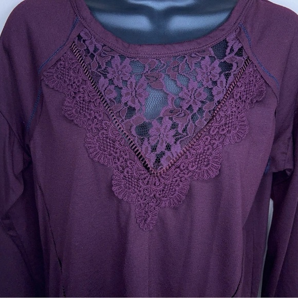 MEDIUM JOLT DARK PURPLE LONG SLEEVE TOP LACE EMBROIDERED NECKLINE - Picture 2 of 9